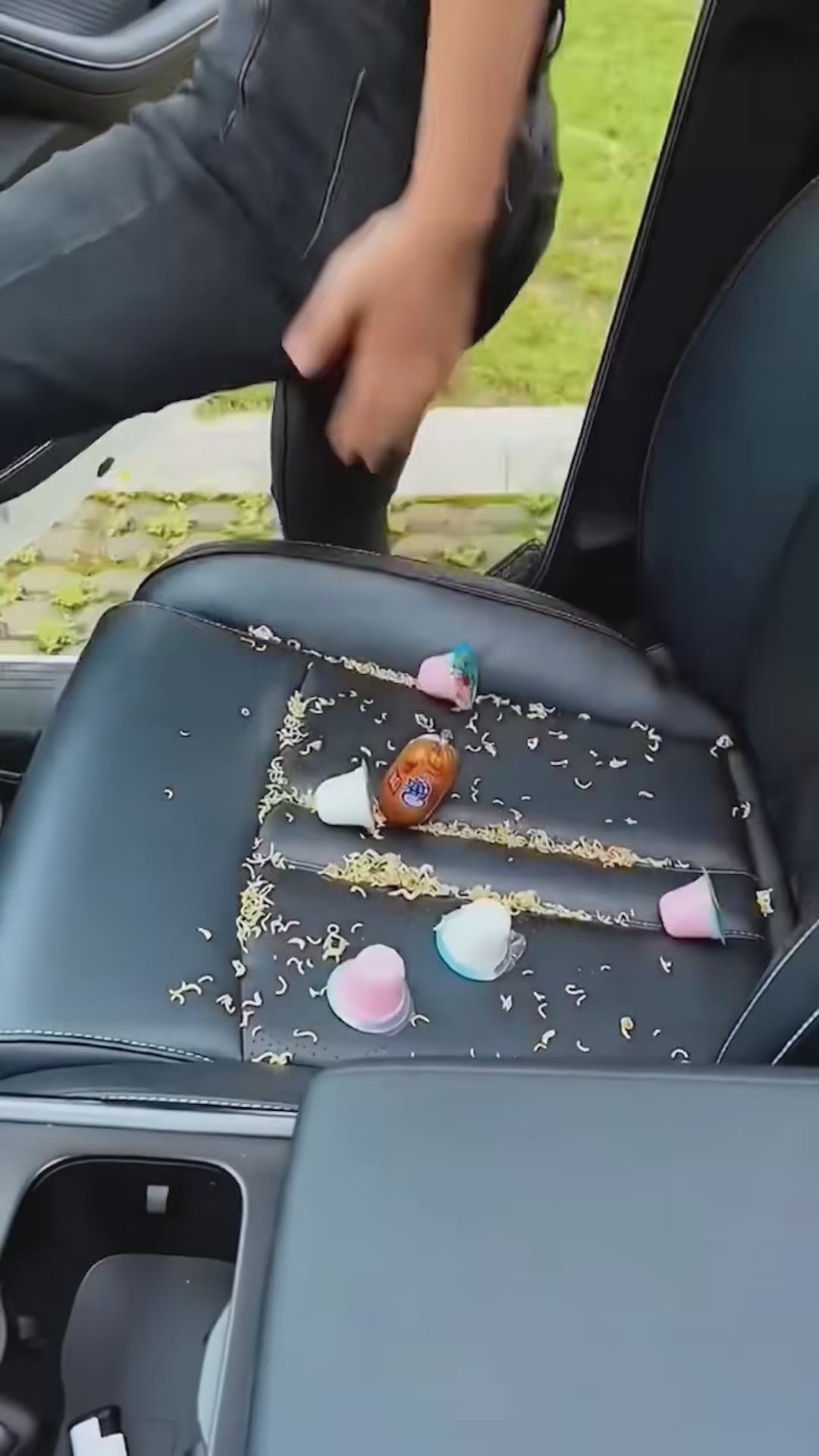 🚘 ✨Mini Aspiradora Portátil Recargable de auto